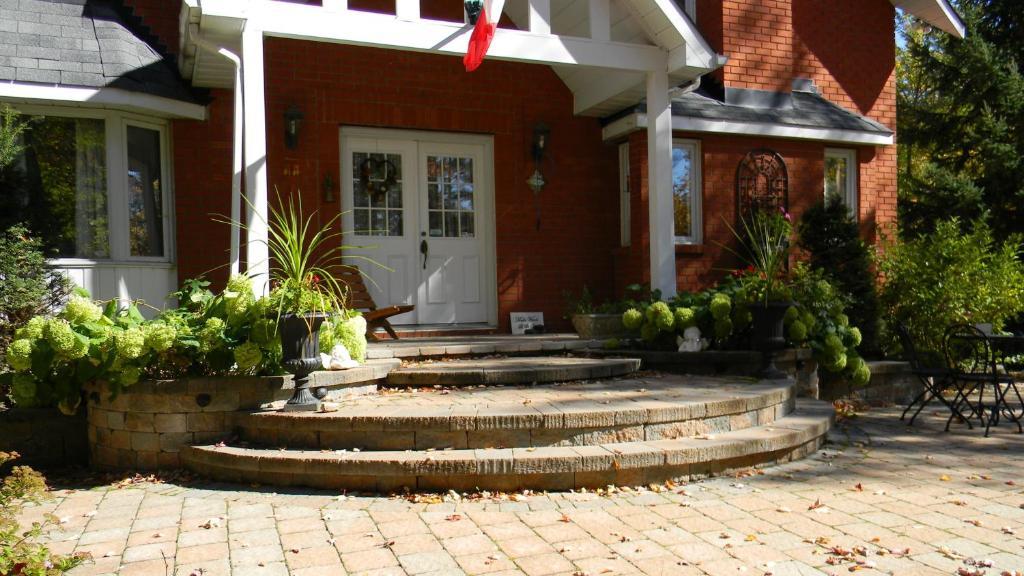 Maple Woods Bed & Breakfast Casselman ภายนอก รูปภาพ