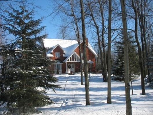 Maple Woods Bed & Breakfast Casselman ภายนอก รูปภาพ