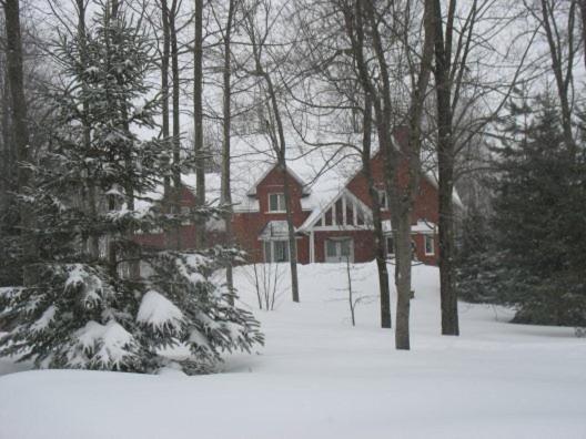 Maple Woods Bed & Breakfast Casselman ภายนอก รูปภาพ